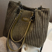 Cordira Corduroy Shoulder Bag – Schultertasche aus Cordstoff