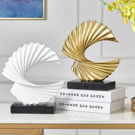 Lunaro Halbmond Skulptur – Dekoration für Zuhause und Büro