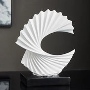 Lunaro Halbmond Skulptur – Dekoration für Zuhause und Büro