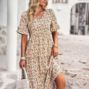 Lunaria Damenkleid mit V-Ausschnitt und Blumenprint
