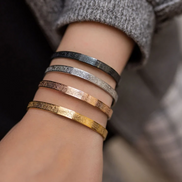 Faithoria Armband mit Ayatul Kursi Gravur und verstellbarem Band