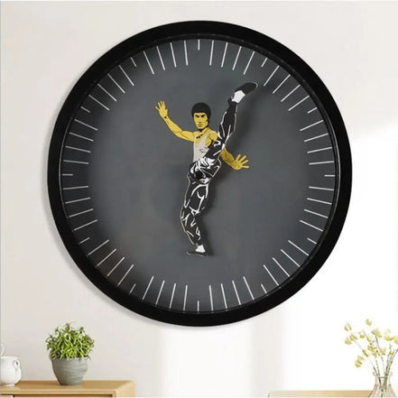 ZenStrike Wanduhr – Rundes Design mit Kampfkunst-Motiv