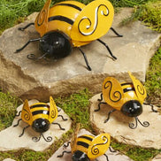 Dekorative Hummel-Ornamente für Garten und Wohnbereiche