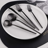 30-Teiliges Minimalistisches Besteckset – Elegantes Design für Stilvolle Anlässe 1