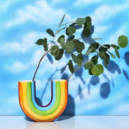 U-förmige Blumenvase aus Harz mit Farbverlauf