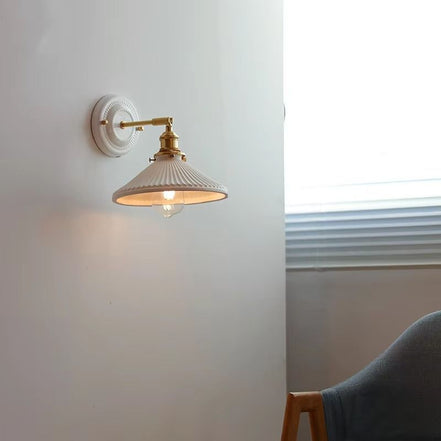 Velmora LED Wandleuchte mit dekorativem Wanddesign