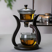 Teekanne aus Glas mit integriertem Teefilter und Griff