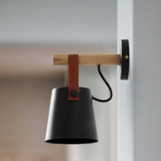 Valmera Hängende LED Wandleuchte aus Holz und Metall für Innenräume