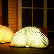 LED-Buchlampe im faltbaren Design für stimmungsvolle Innenbeleuchtung