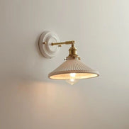 Velmora LED Wandleuchte mit dekorativem Wanddesign