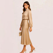 Seravelle Kleid – Damen Kleid mit Stehkragen, langen Ärmeln und Wickeloptik aus Satin