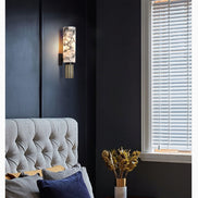 Elegante Marmor-Wandleuchte mit Kupferdetails – Aurevia
