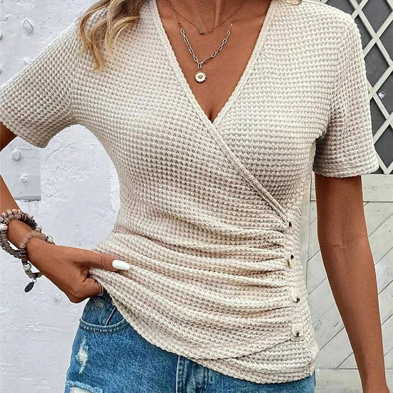 Sienvara T-Shirt mit V-Ausschnitt und Wickeloptik – Kurzarm Shirt mit Knopfdetail