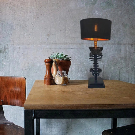 Skelevia Tischleuchte mit Skelettdesign – LED Lampe für dekorative Innenbeleuchtung