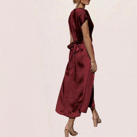 Almira Kleid – Damen ärmelloses Kleid mit Rundhals, Wickeloptik und lockerem Schnitt