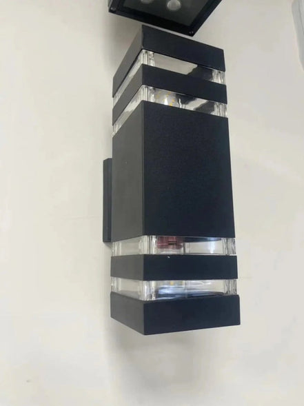 Black Outdoor Wall Light – Stylish Design for Enhanced Safety 3