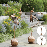 Charmantes Tanzendes Gartenmädchen – Magische Eleganz Für Ihren Außenbereich 3