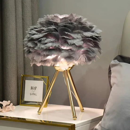 Fevoria Tischleuchte mit Federdesign – LED Lampe für dekorative Innenbeleuchtung