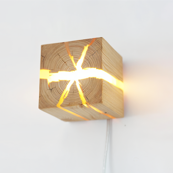 QuadCrackle Wandleuchte Holz – Künstlerisches Lichtspiel für Ihr Zuhause 2