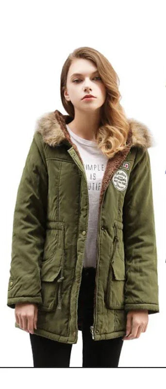 Damen Winterparka mit Kapuze und Fellkragen – Norvella