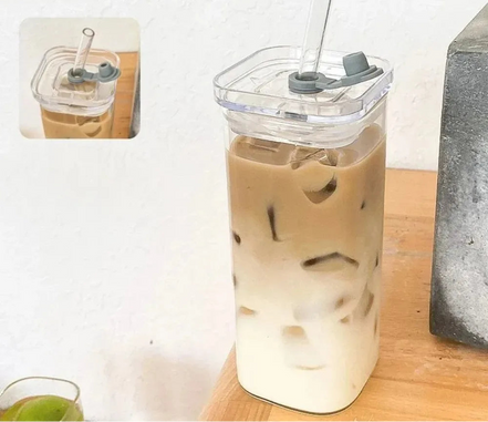 Quadra Glasbecher 400 ml mit Deckel und Strohhalm – Quadratische Trinkglasform