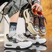 Zanvero Sneaker mit Schnürung und profilierter Gummisohle – Freizeitschuh mit gestickten Details