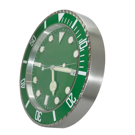 Ferano Wanduhr aus Metall – Modernes Design mit Leuchteffekt