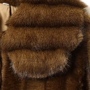 Kurze Damen Kunstfelljacke mit Reverskragen für Herbst und Winter – Norvella
