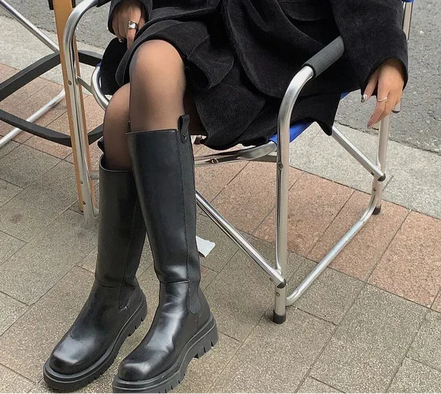 Lunaro kniehohe Stiefel für Damen – Plattformsohle und wintertaugliches Design