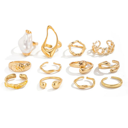 Meralia Ringset – Zwölfteiliger Satz aus Metallringen mit Perlendetails und geometrischen Formen