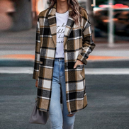 Damen Jacke mit Umlegekragen und Knopfleiste – Veloura