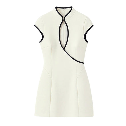 Élodine Damen Minikleid mit Kontrastdetails und Cut-out Design