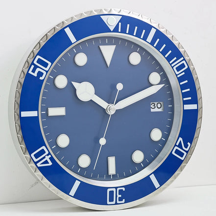 Ferano Wanduhr aus Metall – Modernes Design mit Leuchteffekt