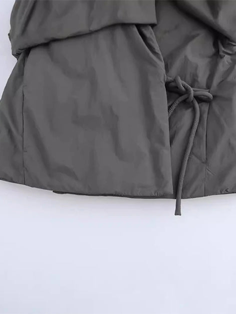 Damen Steppjacke mit V-Ausschnitt, Schnürverschluss und Taschen – Liora
