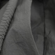 Damen Steppjacke mit V-Ausschnitt, Schnürverschluss und Taschen – Liora