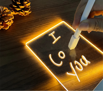 Lunaris LED-Memoleuchte – USB-Acryltafellicht mit Schreibtafel