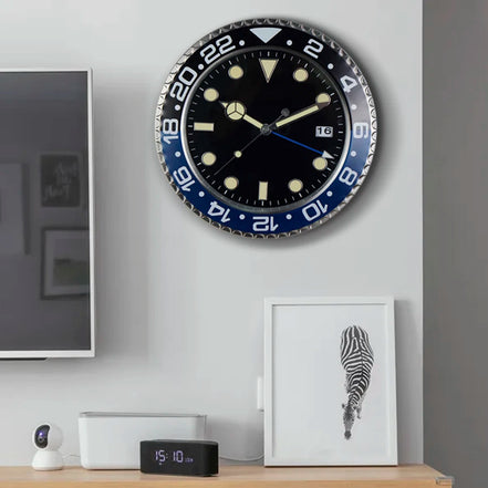 Ferano Wanduhr aus Metall – Modernes Design mit Leuchteffekt