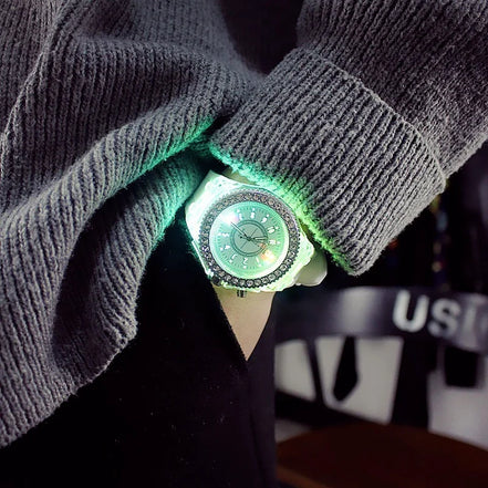 GlowSpark LED Watch – Armbanduhr mit Lichtfunktion und Silikonarmband