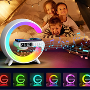 Multifunktionale kabellose Ladestation mit RGB-Licht und Bluetooth-Lautsprecher