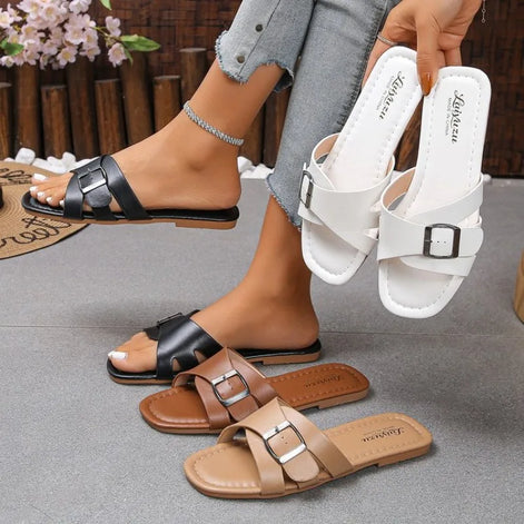 Flache Damen-Pantoletten mit Schnalle und Cut-out-Design – Elenza