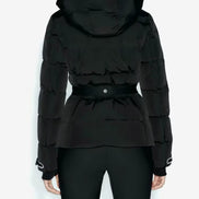 Damen Winterjacke mit Kapuze, Gürtel und wattierter Füllung – Cirella
