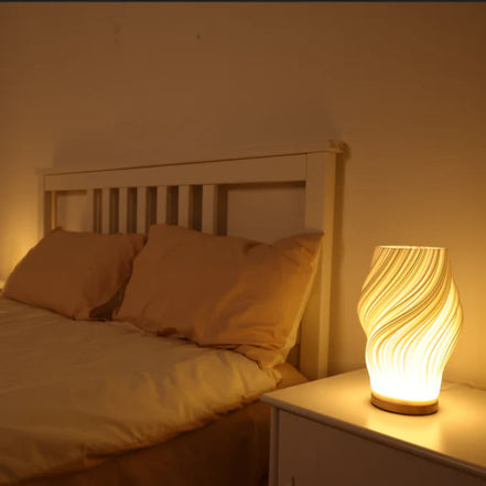 Schicke Spiral-Nachtlichtlampe Gestreifter Schirm – Elegantes Warmes Licht für Modernen Stil 3